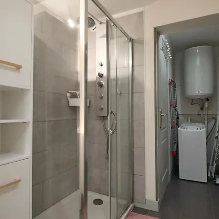 Duplex Cosy Au Coeur De La Bourboule, Jusqu'a 6 Personnes - Fr-1-858-32 アパート ラ・ブルブール